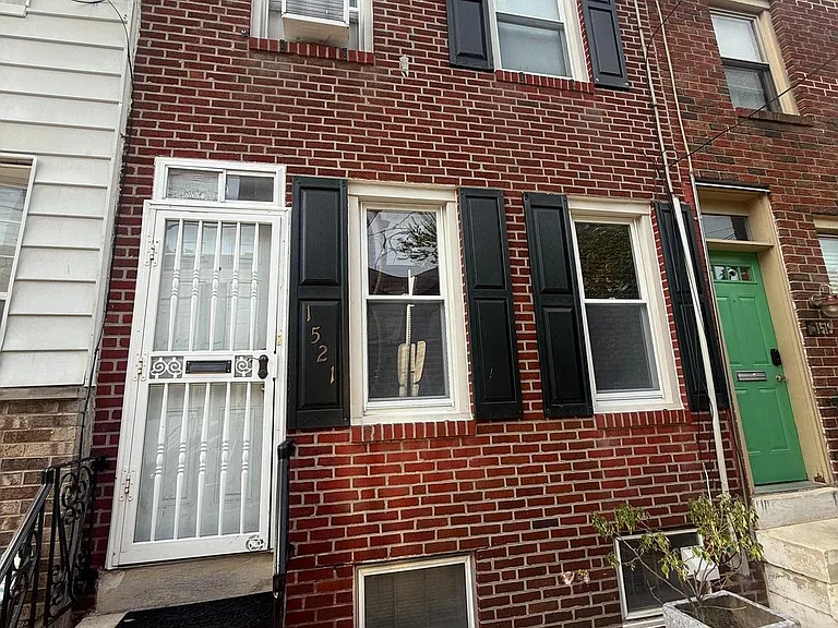 1521 Montrose St — Photo 1