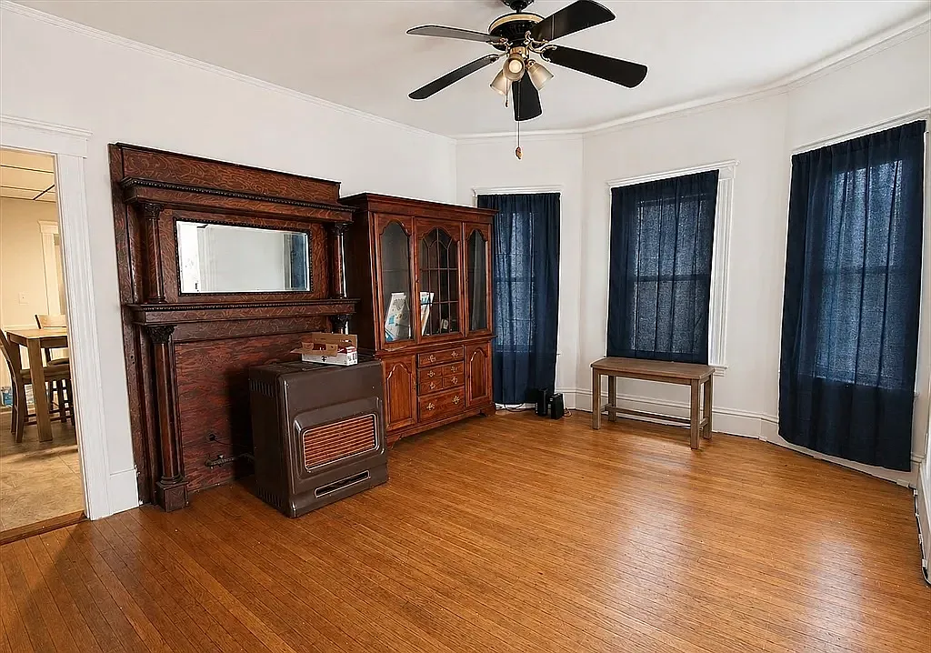 3 bed, 1300 sqft, $1,850 — Photo 1
