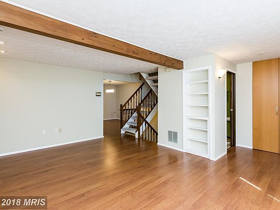 5th image of 10608 Delfield Ct