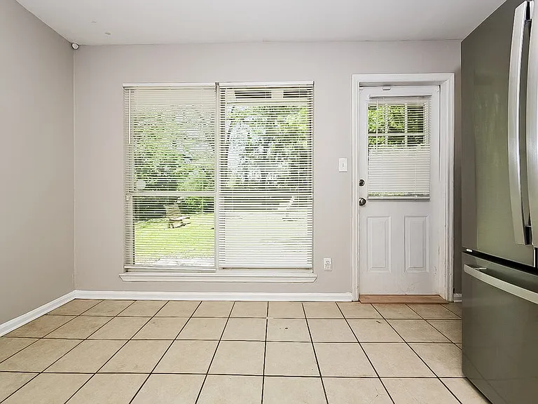 6637 Imperial Dr — Photo 7