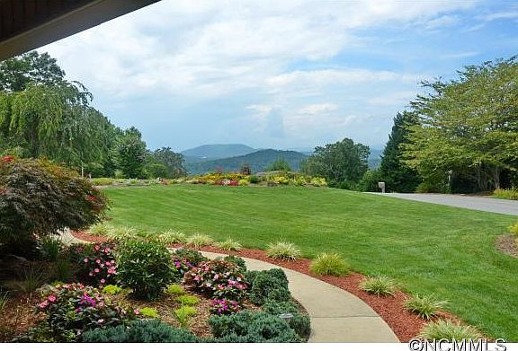 2nd image of 303 Windy Knoll Dr