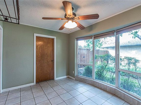 3rd image of 2420 Coleshire Dr