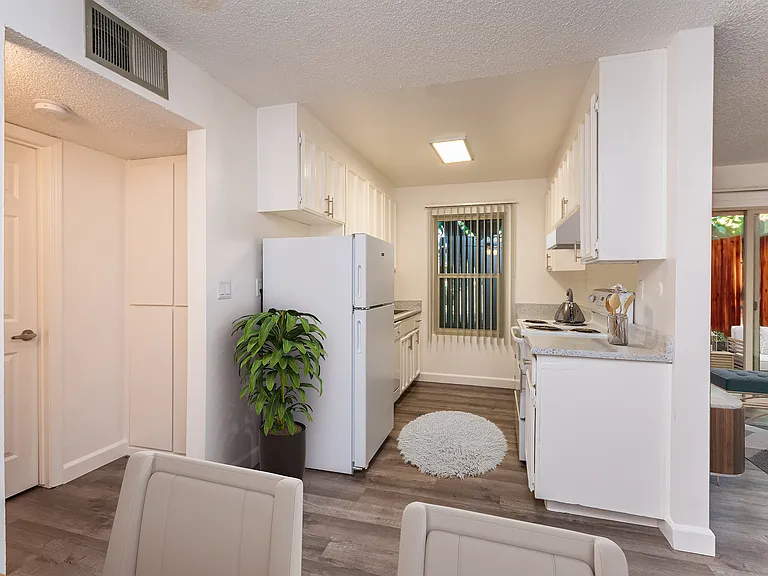 Sandpiper Apartments — Photo 23