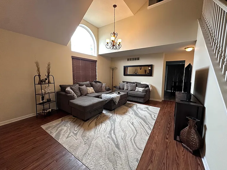 183 Legacy Park Cir — Photo 3