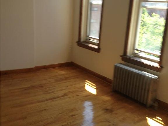 4th image of 624 Morris Ave APT 1