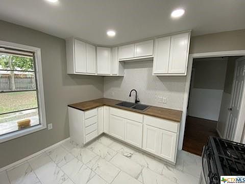 5th image of 1720 Alamo Dr