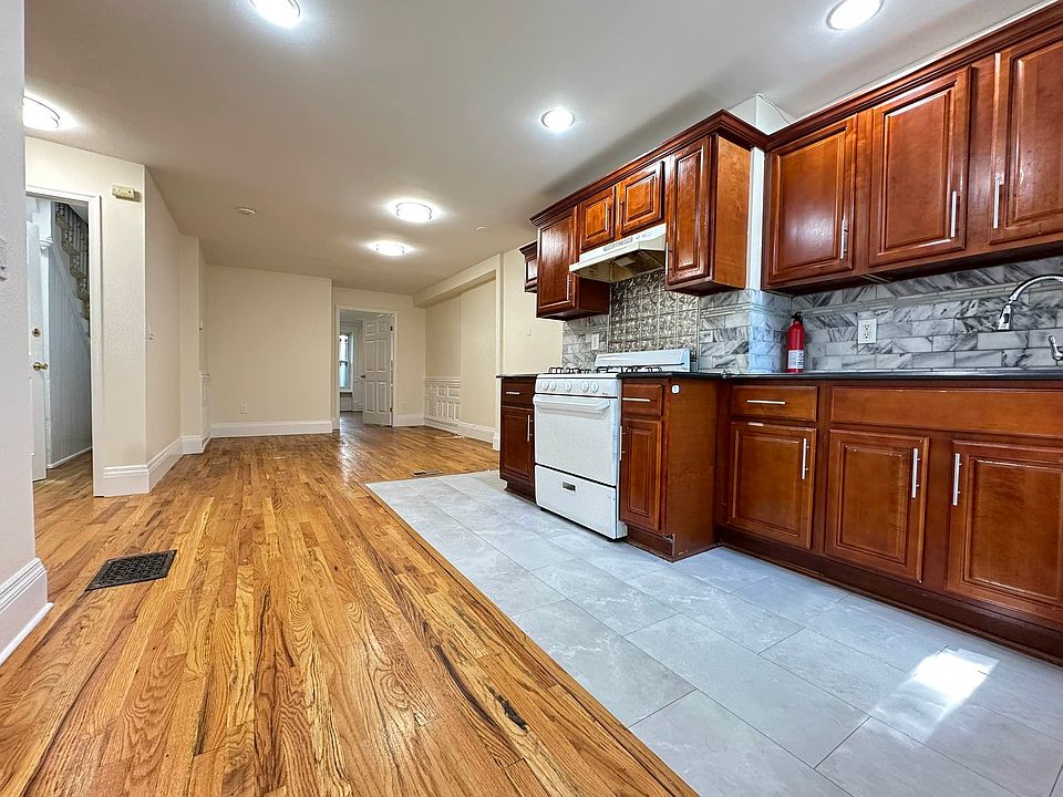 1st image of 572 Mac Donough St #1