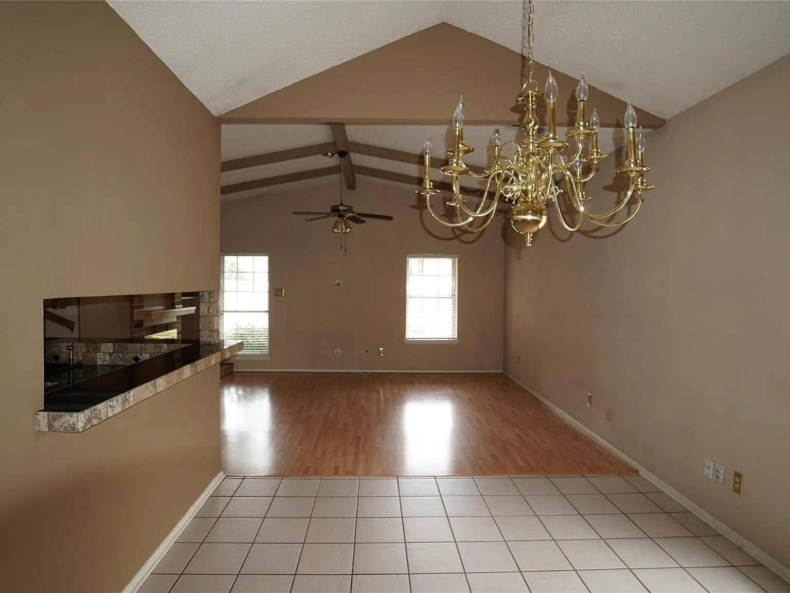 2 bed, 1350 sqft, $1,699 — Photo 4