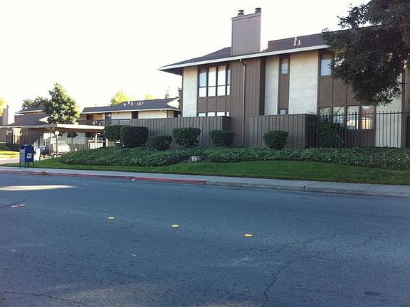 Complex with Greenbelt Areas