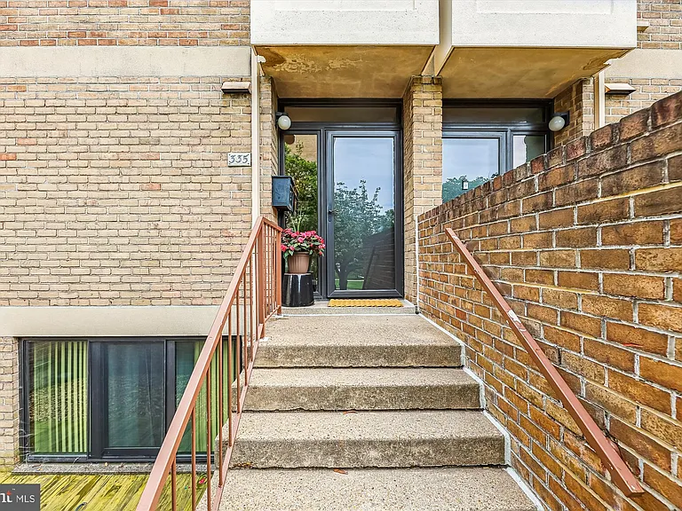 335 N St SW #335 — Photo 19