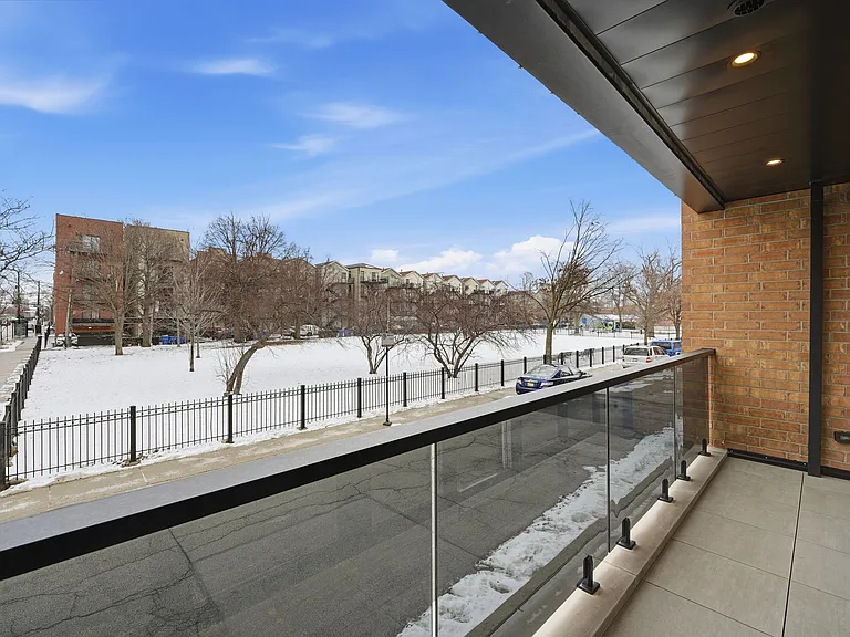 2355 W Flournoy St #102 — Photo 8