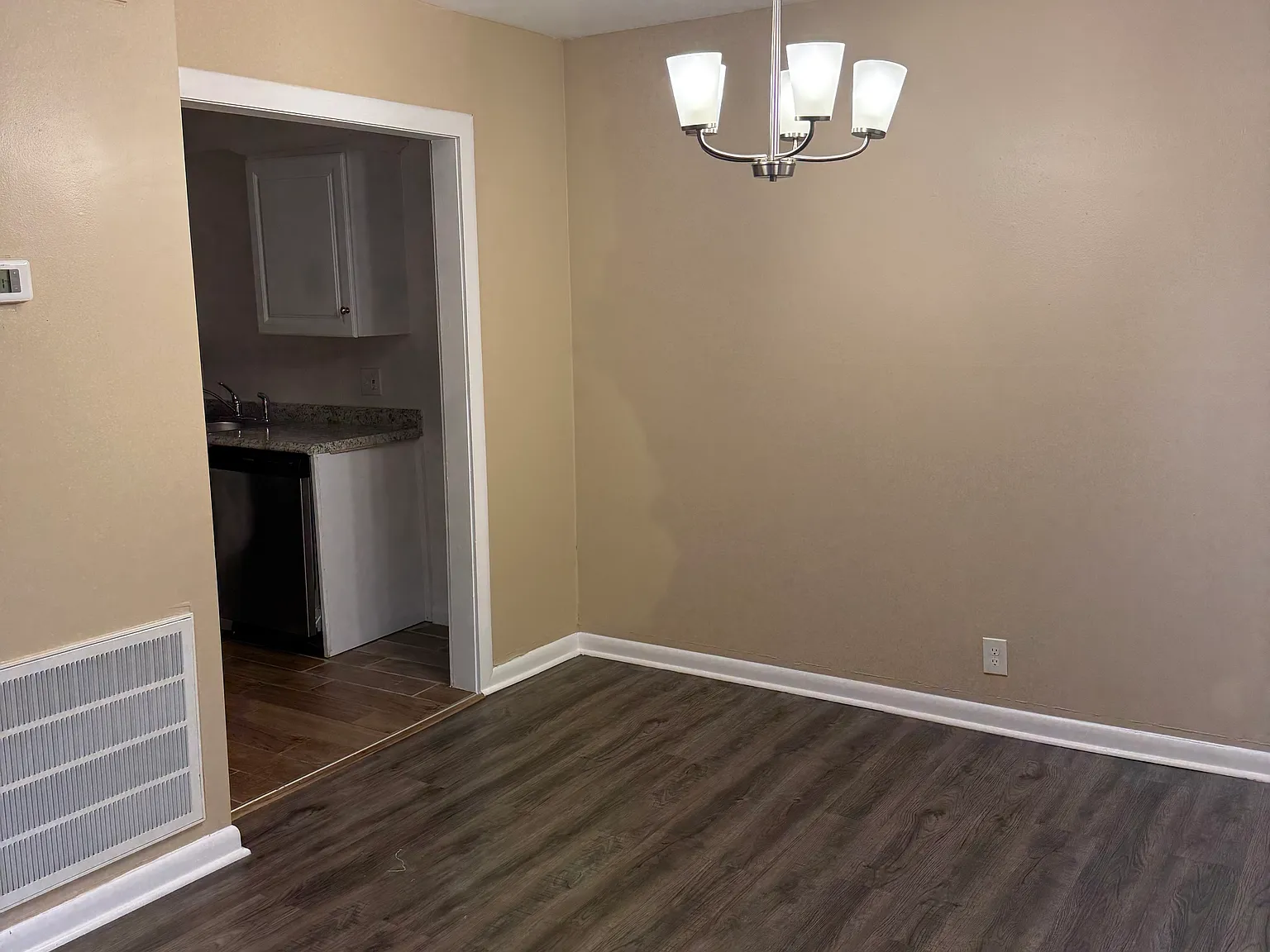 2 bed, 1.5 bath, 1050 sqft, $1,350 — Photo 3