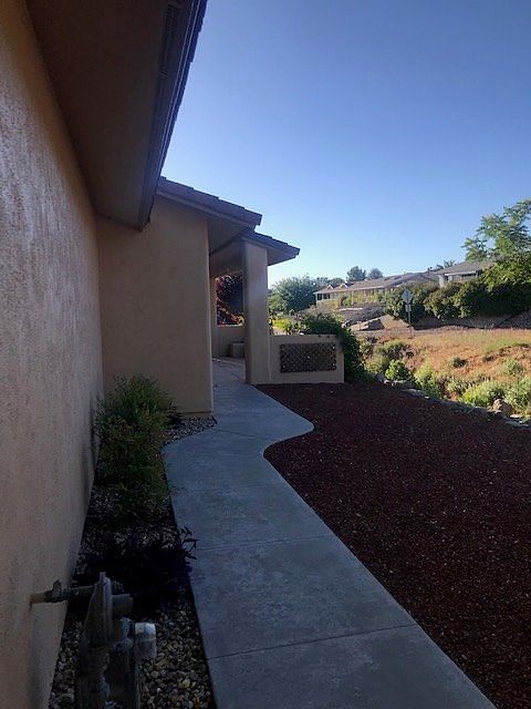 1st image of 782 E Cherry Hills Way