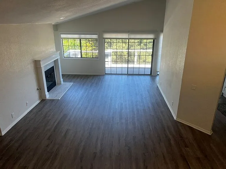 736 Hillside Dr — Photo 9