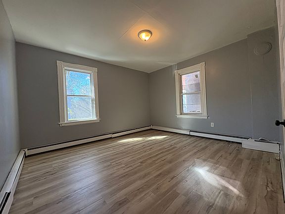 2nd image of 9 Putnam St #B2