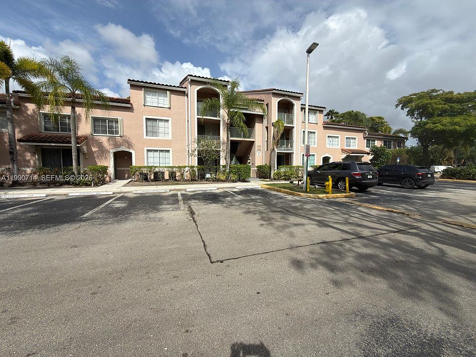 1st image of 12154 Saint Andrews Pl APT 208