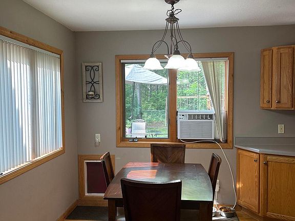 4th image of 15972 Spruce Dr