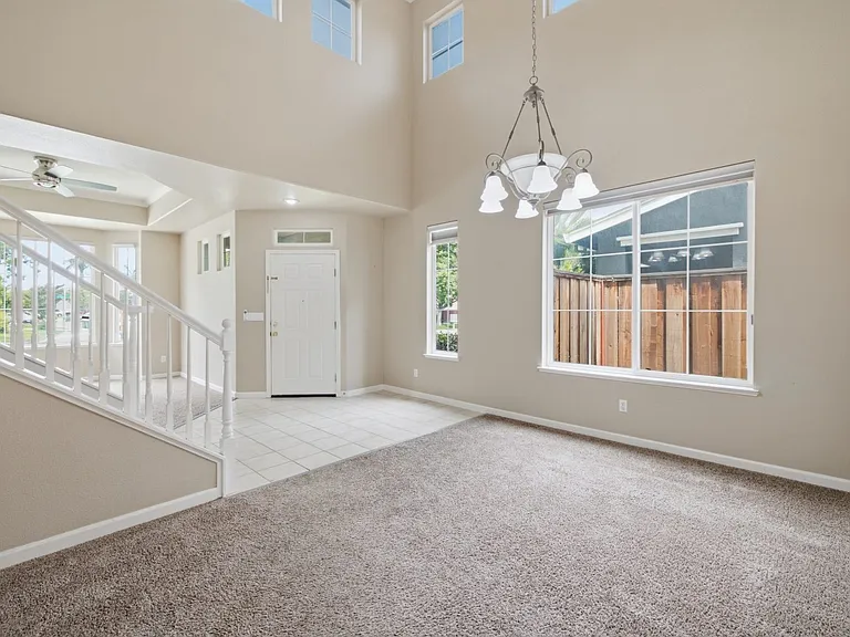 722 Summer Ln — Photo 23