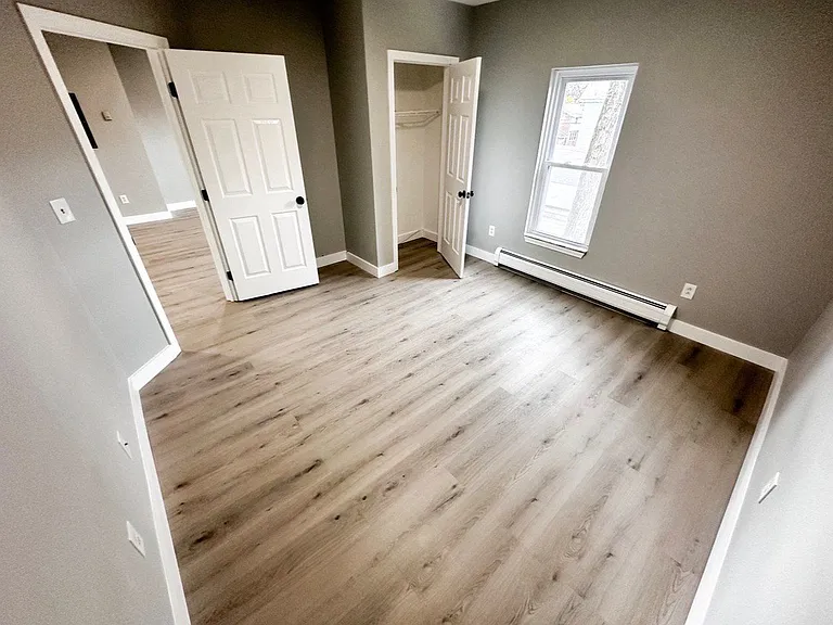 330 Lowell St #2R — Photo 11