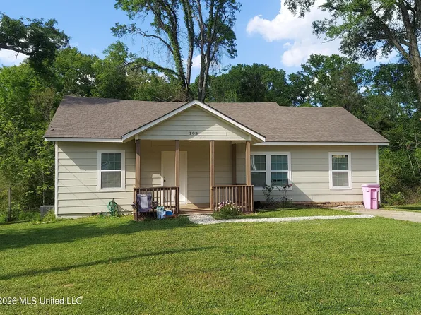 103 E Sproles St, Clinton, MS 39056