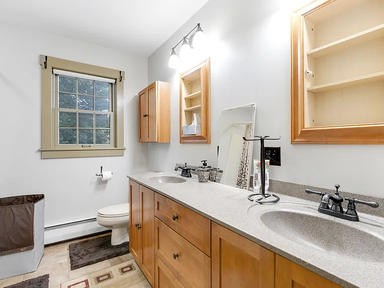13 Andrew Ave — Photo 46