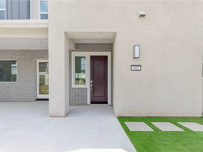 402 Shrike — Photo 21