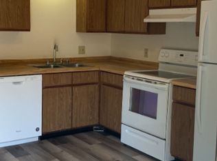 802 Macomber St APT 4, Chippewa Falls, WI 54729