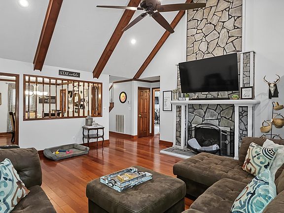 4th image of 22383 Choctaw Ln