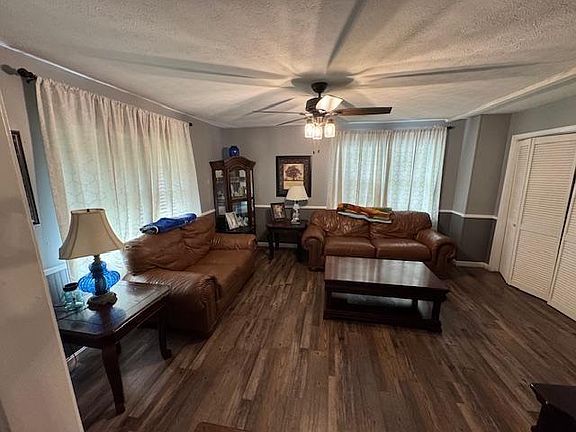 4th image of 160 Tate Rd