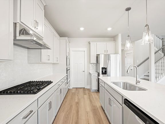 Welcome to the Dakota floorplan at Cedar Shoals - Signature Collection.