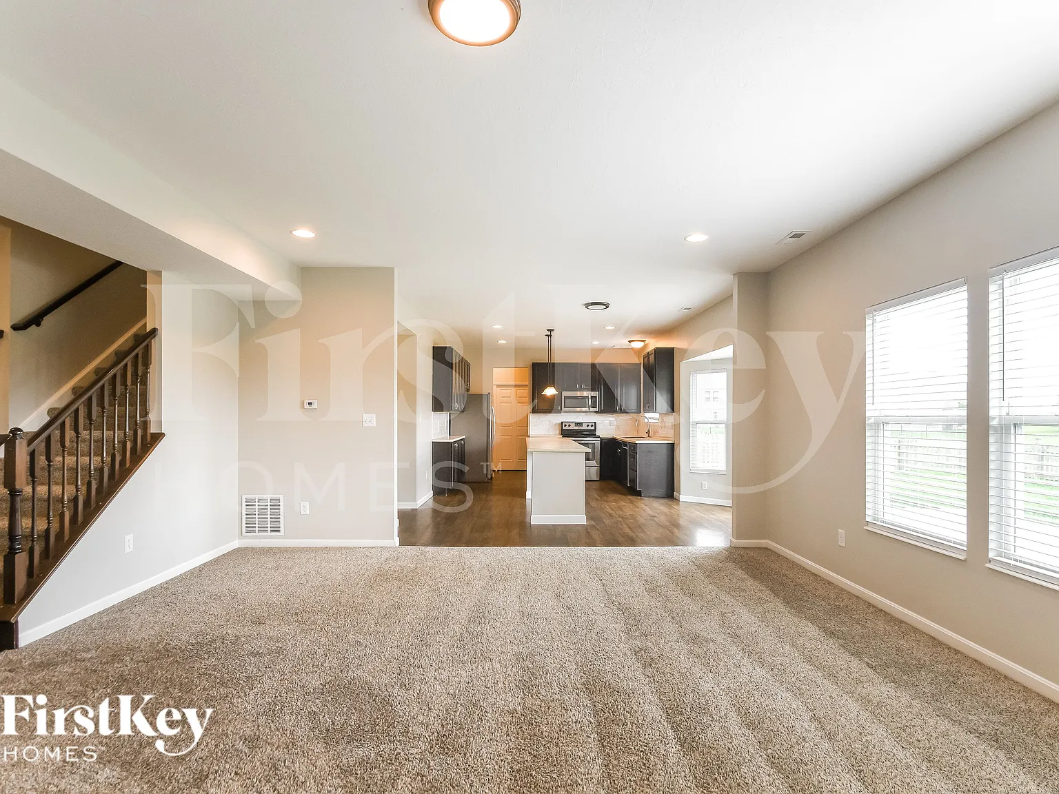 4 bed, 2.5 bath, 2988 sqft, $2,625 — Photo 4