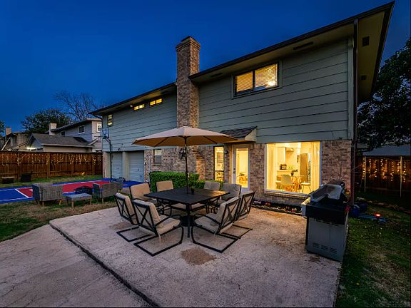 5th image of 7841 El Pensador Dr