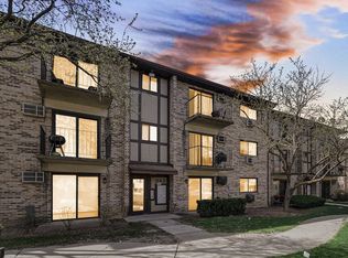 342 Klein Creek Ct APT D, Carol Stream, IL 60188