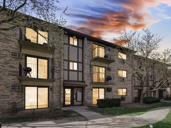 342 Klein Creek Ct, Carol Stream, IL