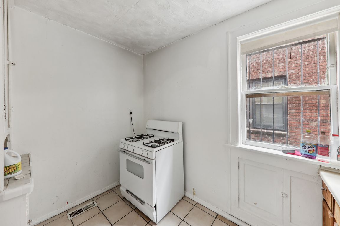 4655 Farlin Ave a-018.jpg