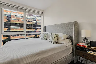 Rented by R New York