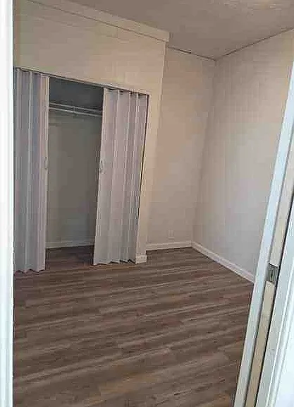 12 Courtright St — Photo 11