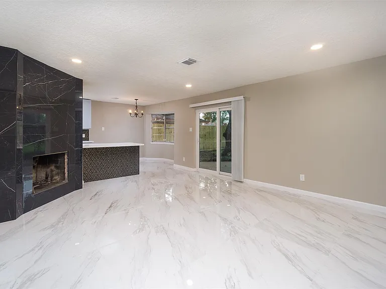 16450 Parksley Dr — Photo 3