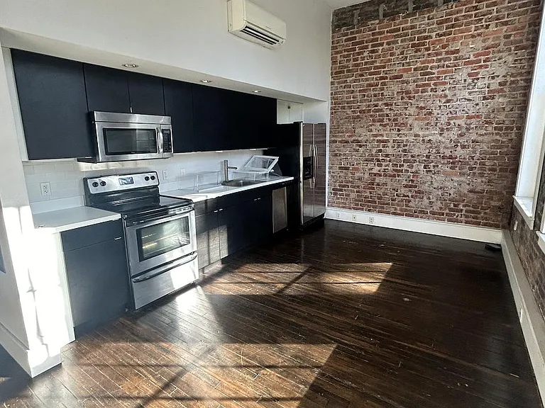 131 S Gay St #202 — Photo 6