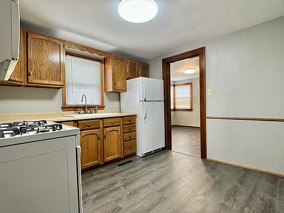 2nd image of 510 Saint Peter Ave