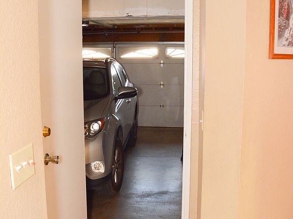 5th image of 382 Roosevelt St