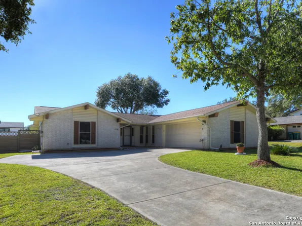 110 BARCELONA DR, Universal City, TX 78148