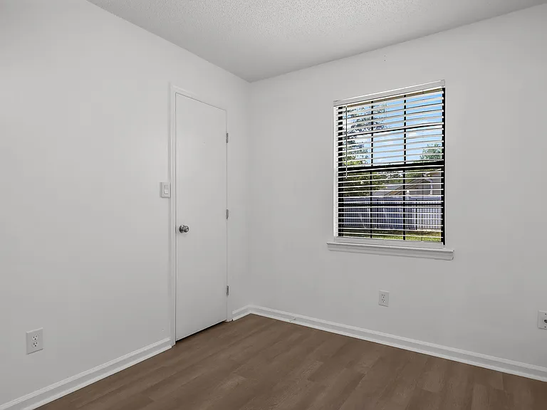 783 Inwood Dr — Photo 23