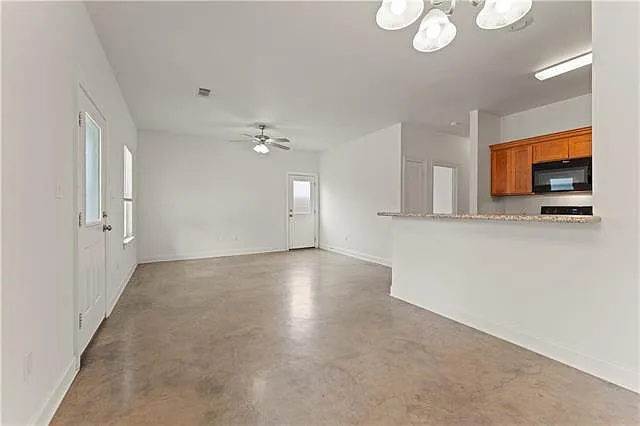 209 S Laurel St #A — Photo 5