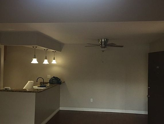 5th image of 18350 Hatteras St APT 203