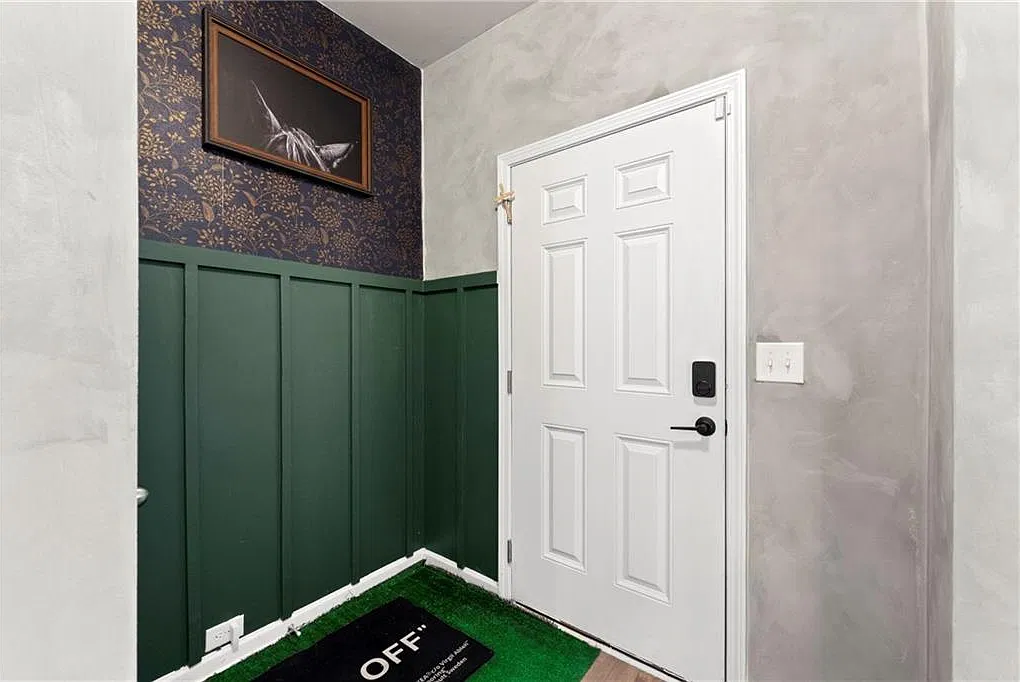 3 bed, 2.5 bath, 1579 sqft, $2,150 — Photo 2