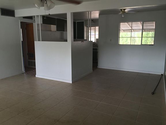 4th image of 118 E Orchid Ln