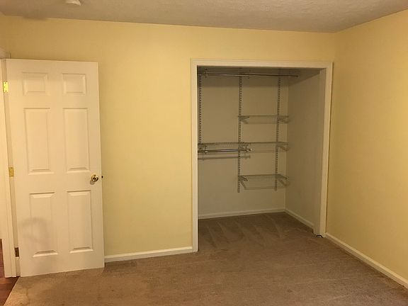 5th image of 7700 S Oak Dr
