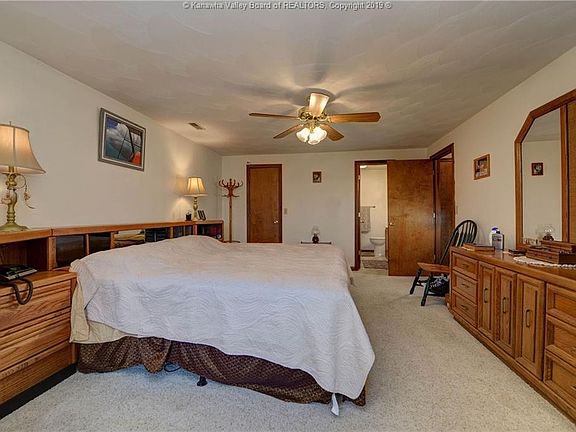 5th image of 132 Willard Cir
