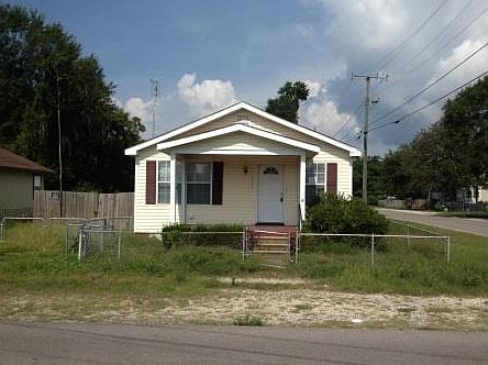 1st image of 1015 42nd Ave